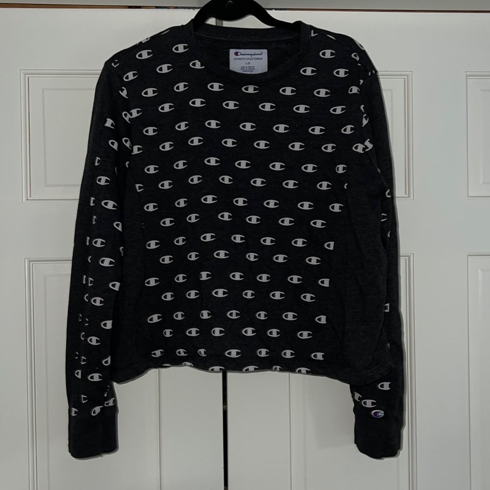 Champion Logo Slight Crop Crewneck Sweatshirt